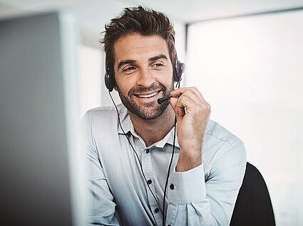 [Translate to Italiano:] Zehnder Verkaufsberater im Aussendienst, zu den Kontaktdaten