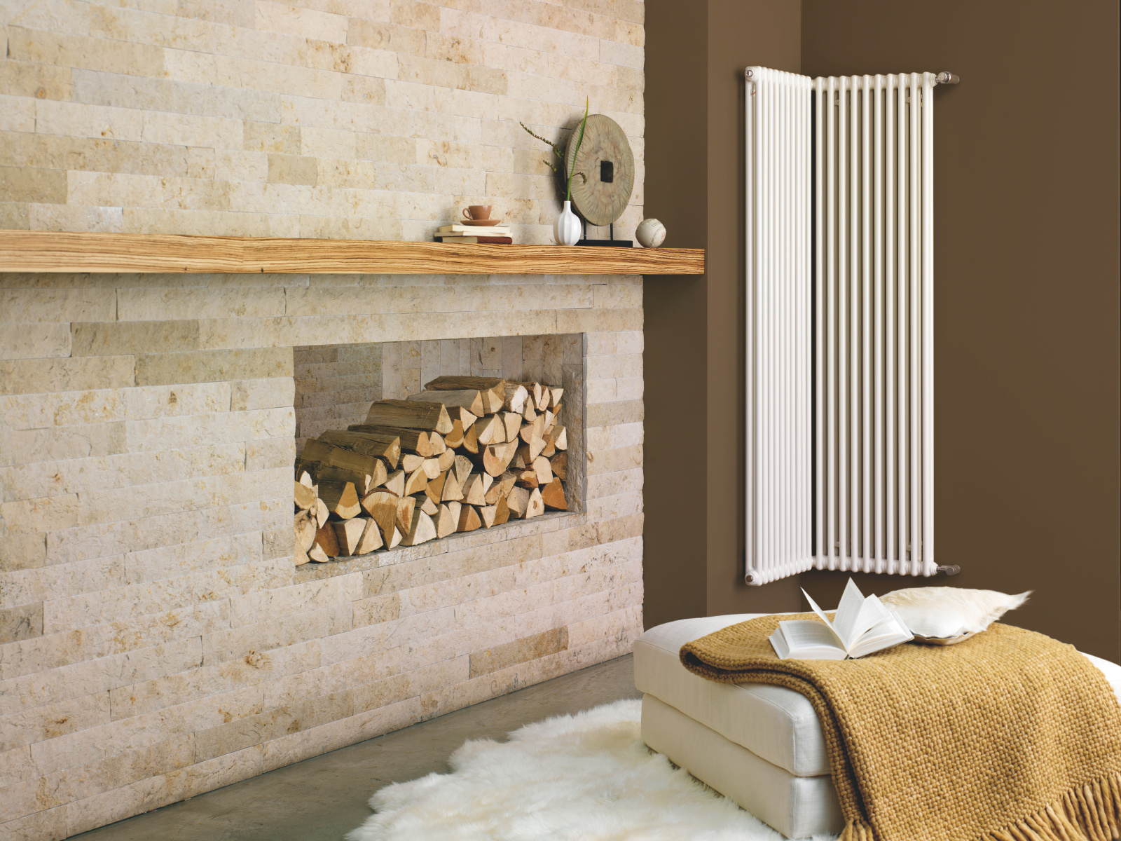 Rendering Zehnder Charleston Decorative radiator Front view