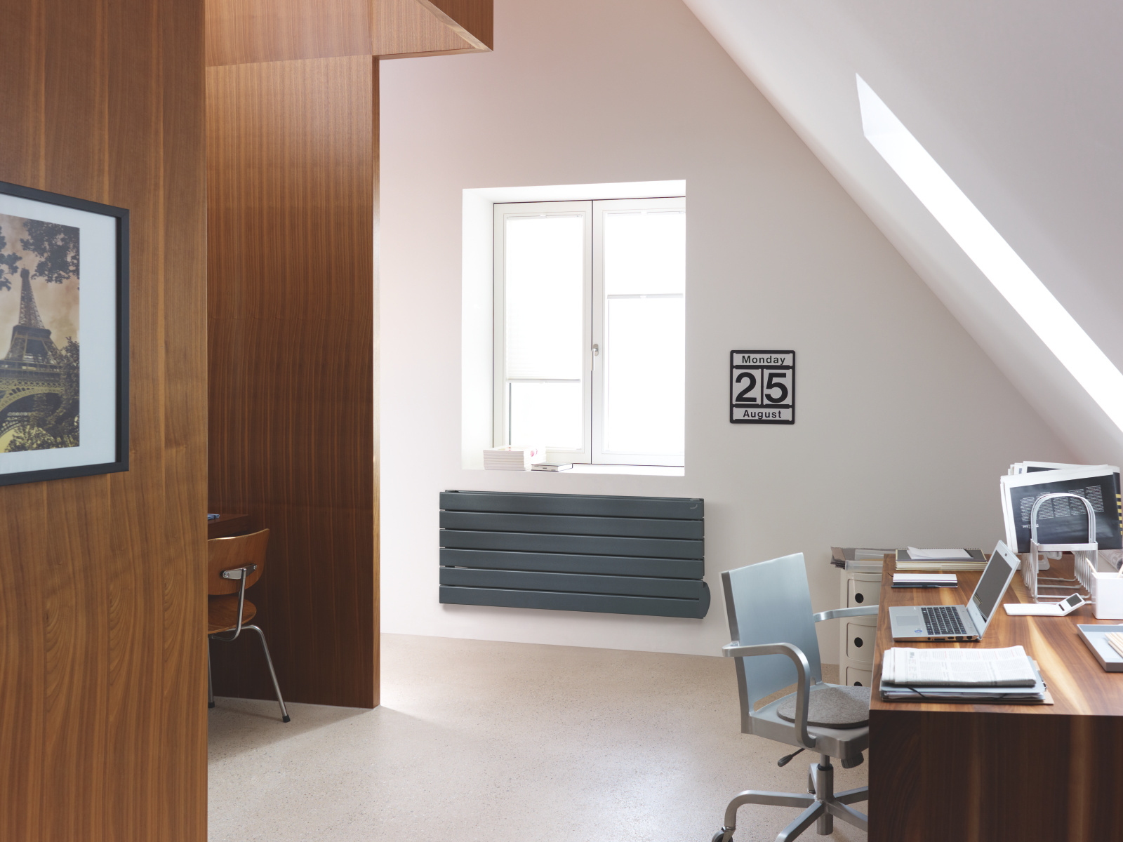 Rendering Zehnder Roda Decorative radiator Front view