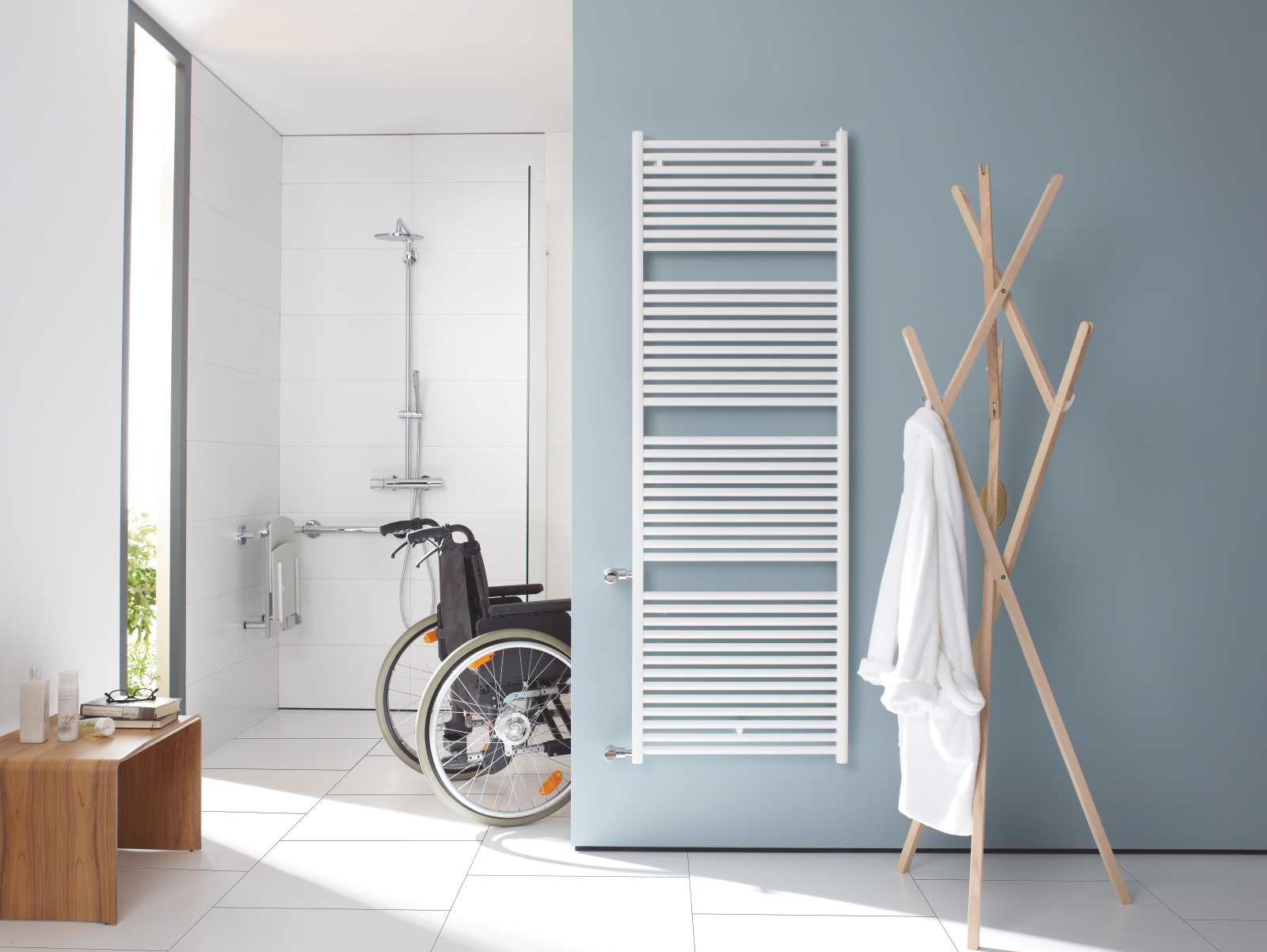 Rendering Zehnder Toga Decorative radiator Front view